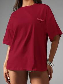 Missguided x Playboy Camiseta de algodón con gráfico retro bordado del Club de Carreras, de manga corta y sobredimensionada, con estampado frontal y trasero de la colección de carreras, estilo casual de calle y fórmula de carreras de automóviles - Burdeos - Ver 3