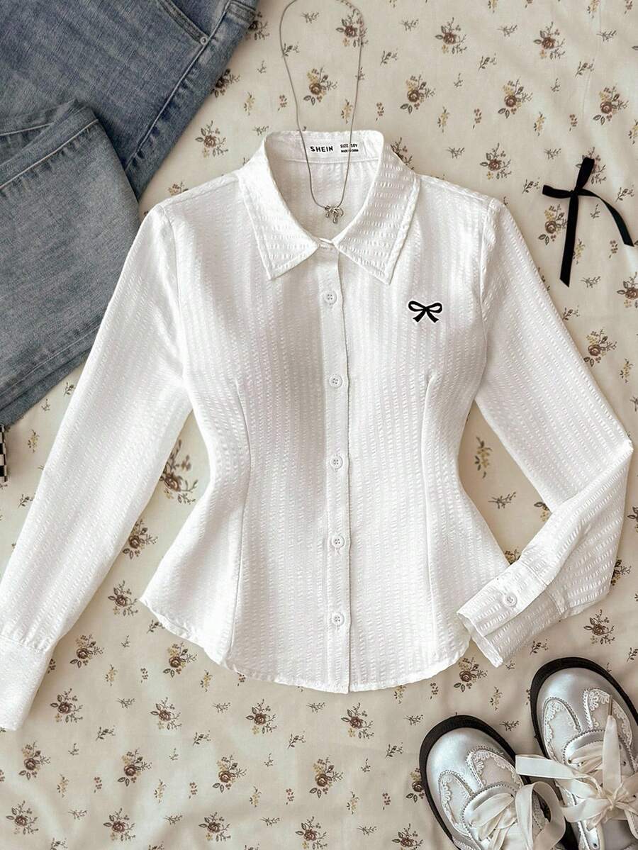 青少年女孩白色修身弧形下摆图案衬衫、条纹衬衫、学院风衬衫、白衬衫、百搭百搭衬衫、青少年衬衫，适合年轻女孩 - 白色 - 查看 1