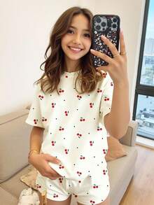 SHEIN Leap Crew 2 件套少女可爱迷你心形和樱桃印花休闲宽松圆领短袖 T 恤和短裤套装，适合春夏季 - 彩色 - 查看 3