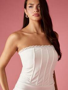 MISSGUIDED Vestido Curto Tomara que Caia com Detalhe em Renda e Saia Franzida, Casamento, Noivado, Festa, Ocasião Especial, Férias, Moda de Inverno e Primavera - Branco - Visão 5