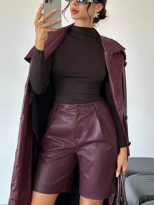 Lavishia Damen Mode Rote PU Leder Shorts, geeignet für den Arbeitsweg - Rot - Übersicht 3