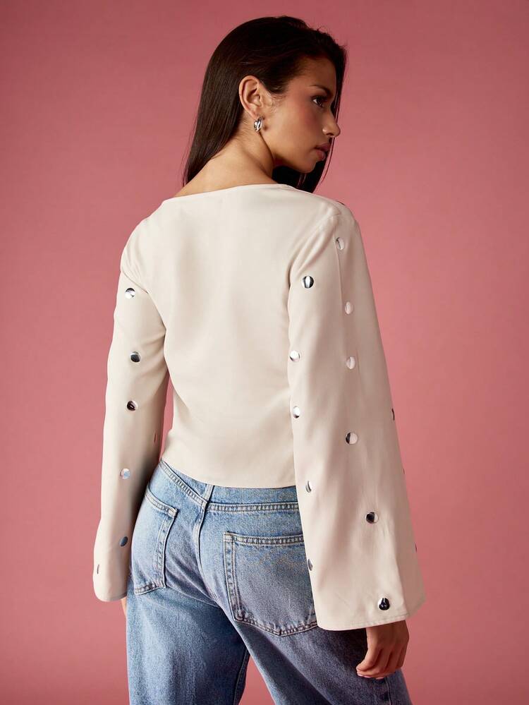 MISSGUIDED パフスリーブ スタッズ ブラウス リボン前開き カットアウトトップス イブニングパーティー 秋冬ファッション モックパール ディテール 長袖 スクエアネック アイボリー