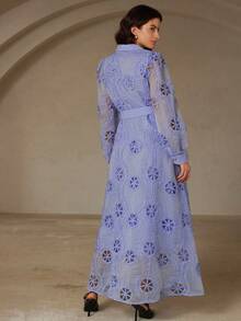 Aveloria Rosie 法式优雅浅紫色刺绣镂空长袖连衣裙（配系带腰带） - 藍色 - 查看 2