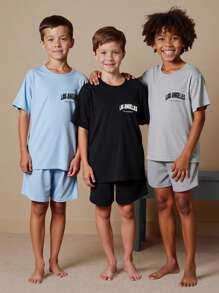 SHEIN 3 件套男童休闲英文字母印花短袖 T 恤和短裤舒适家居服