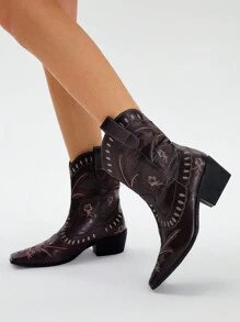 Styleloop 女式方头粗跟白色刺绣图案时尚一脚蹬踝靴，适合万圣节、圣诞节、派对 - 巧克力棕 - 查看 2