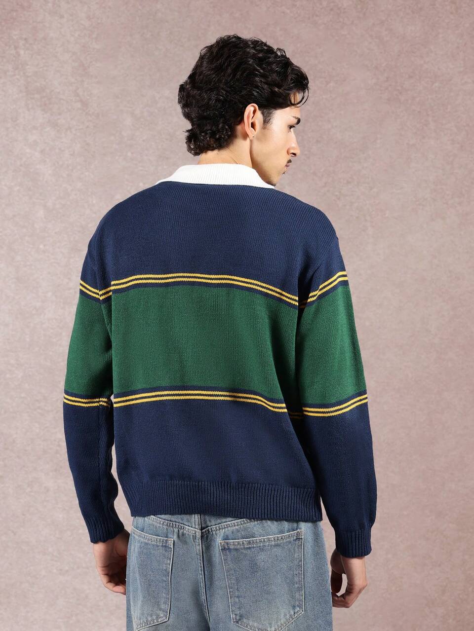 Suéter polo de malha com blocos de cores e gola contrastante