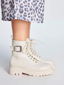 Sugerpunk 哥特式圆头扣装饰粗跟 PU 皮革白色朋克靴，适合派对、日常穿着和休闲风格 - 米色 - 查看 4