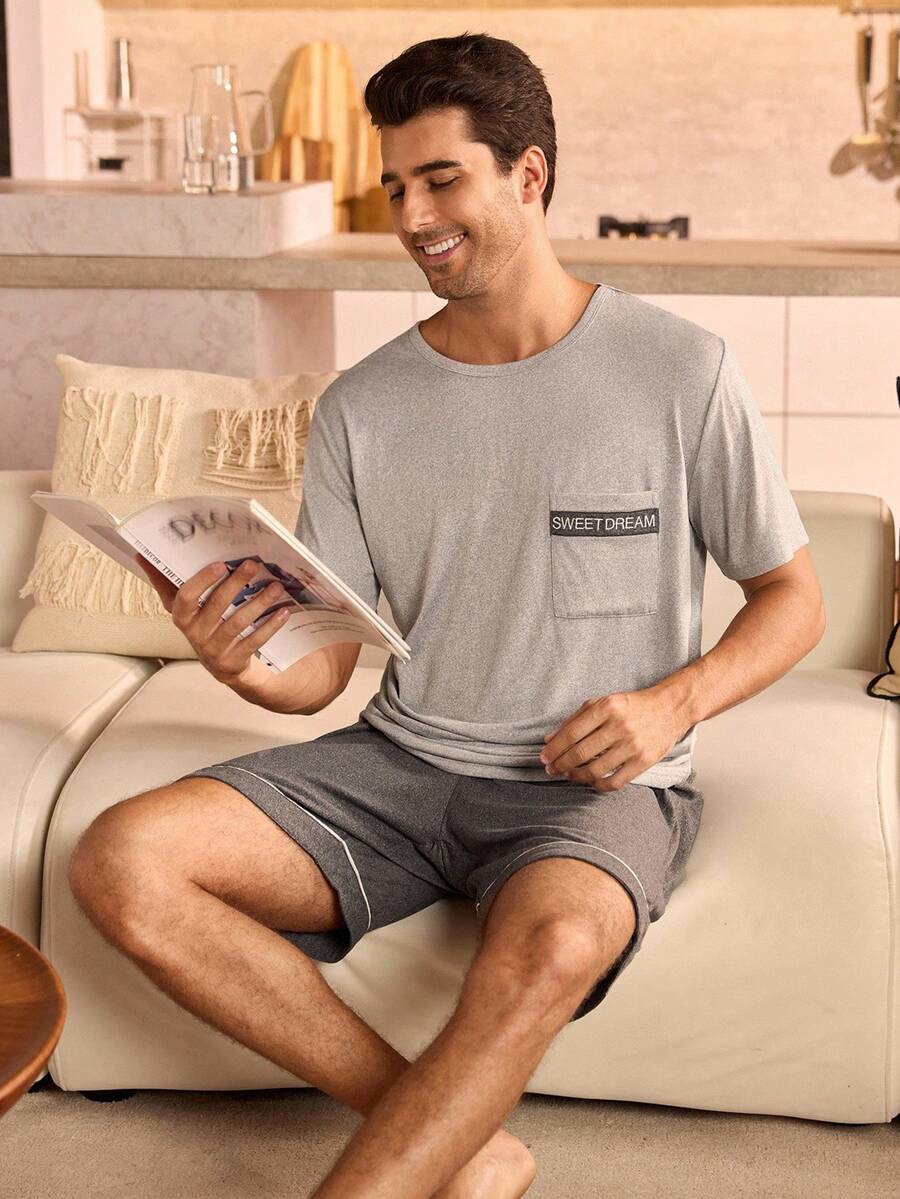 Manfinity Underwear&Sleepwear Basics Conjunto de pijama de verano para hombres con camiseta de cuello redondo y pantalones cortos, cómodo y casual - Gris Claro - Ver 1