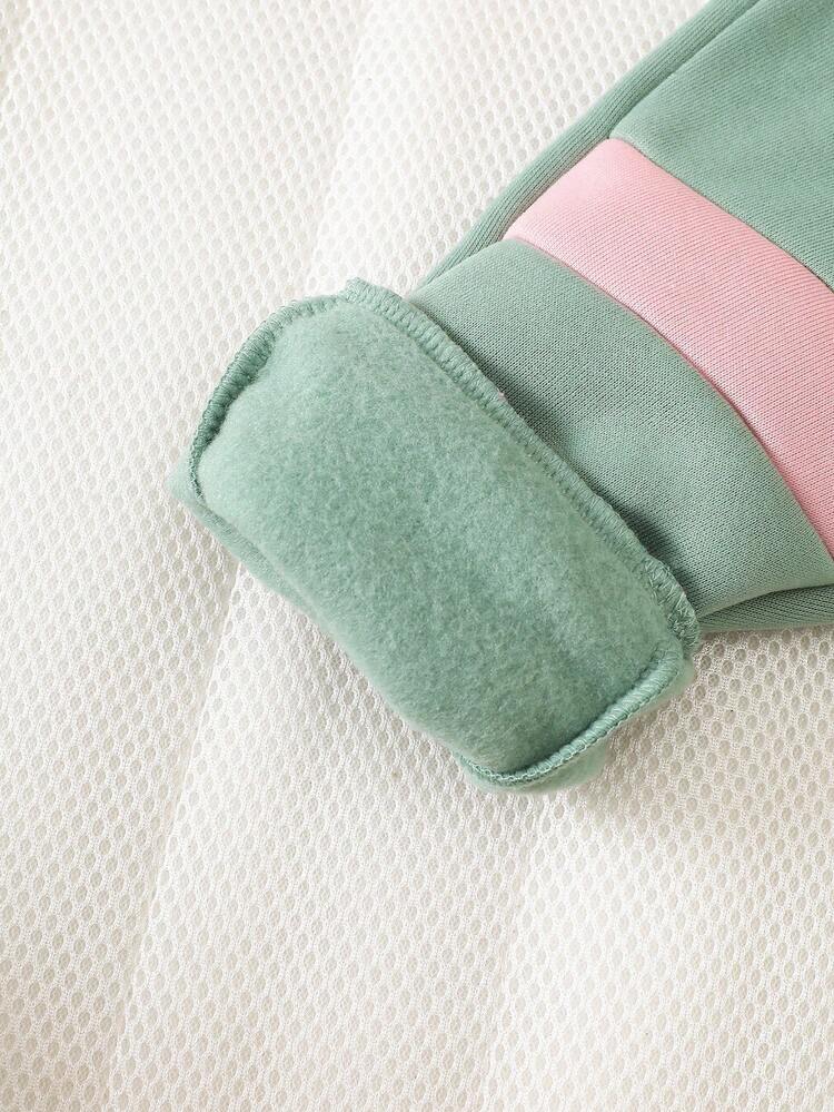 SHEIN Playful Pals 3pcs/Set Casual Sports Style Baby Girls Outfit: Colorblock Hoodie Jacket + White T-Shirt + Sweatpants, Autumn/Winter Fall - Green - View 4