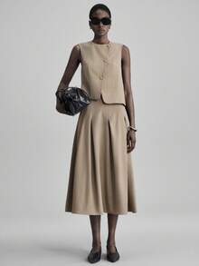 Ontre 2026春夏女装卡其色不对称斜襟金属纽扣设计背心半身套装，优雅适合派对和都市通勤 - 卡其色 - 查看 5
