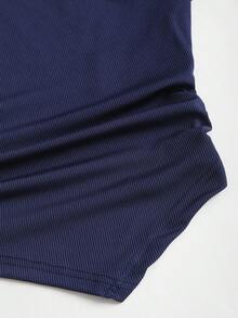 Sweetra Conjunto de 2 piezas minimalista y versátil para mujer, con decoración de metal plateado, top asimétrico de hombros descubiertos y pantalones rectos y anchos de estilo casual