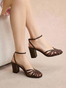 Rosivie 女士圆头粗跟咖啡色扣环镂空编织优雅高跟凉鞋 - 咖啡棕 - 查看 5