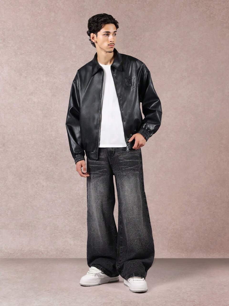 Blouson aviateur en cuir noir avec logo en relief