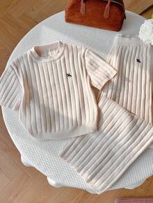 SHEIN EZwear 大码女式骑士刺绣短袖针织上衣和针织混纺裤休闲两件套 - 杏色 - 查看 5