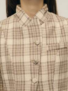 Nöista Cropped Plaid Jacket With Lapel Neck And Button Detail, Perfect For Fall For Women. Chic For Office Wear, Versatile As A Fall/Winter Coat, And Polished Enough For Christmas Styling. - Coffee Brown - View 4
