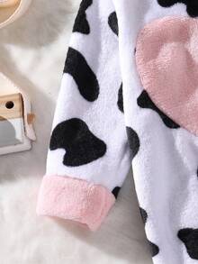 女婴法兰绒奶牛印花爱心连帽连体衣，撞色袖口和脚部设计，可爱奶牛耳朵造型，秋冬季睡衣连体衣，6个月-3岁 - 黑與白 - 查看 5