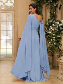 SHEIN Belle 优雅花卉 3D 飘逸袖子不对称肩部雪纺伴娘礼服，女士正式晚礼服（缀饰） - 淺藍色 - 查看 2