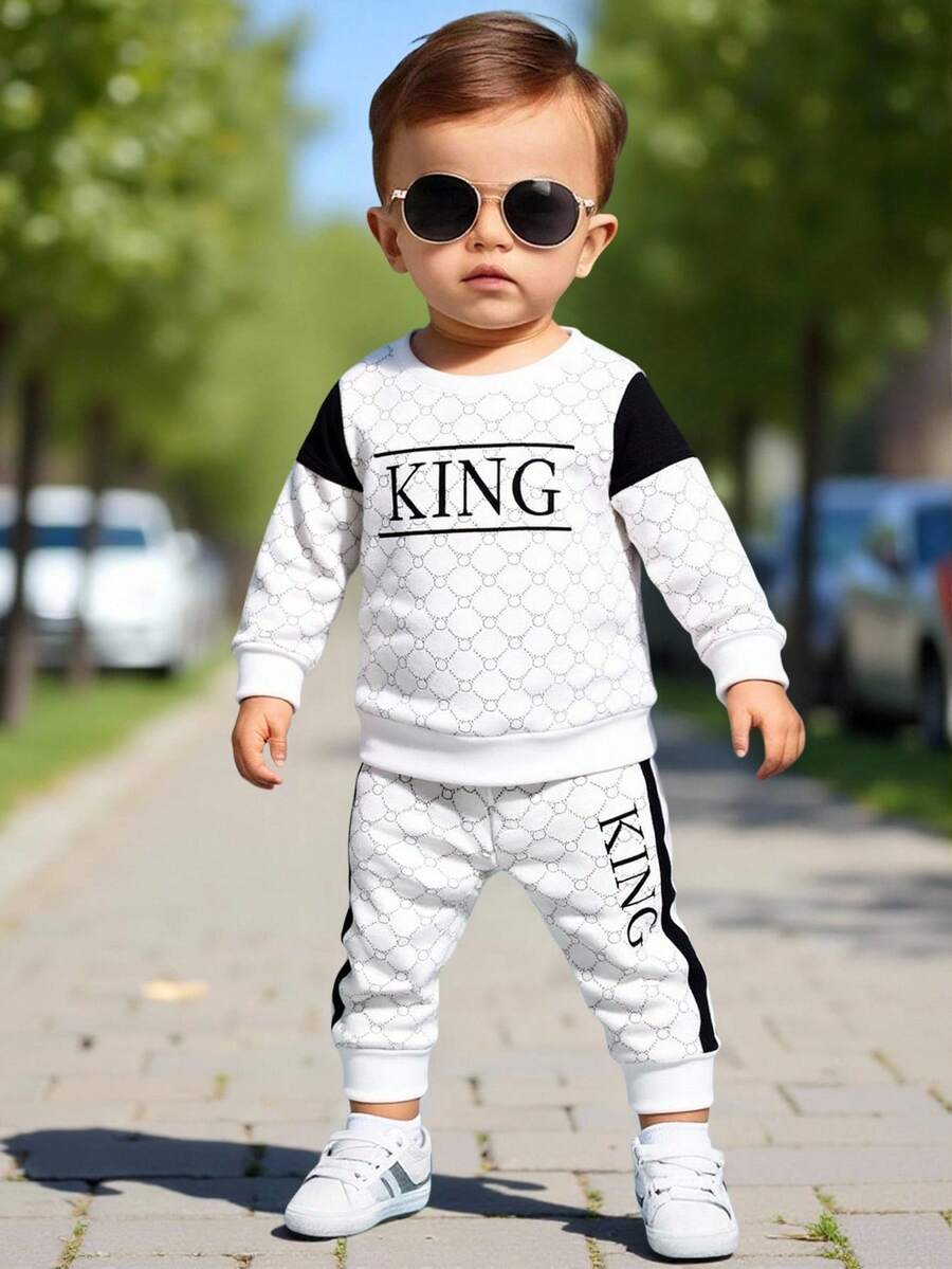SHEIN Playful Pals 1 套男婴休闲时尚“KING”字母和几何印花长袖运动衫和运动裤套装,秋冬婴幼儿连帽衫套装,适合日常休闲、运动和玩耍 - 彩色 - 查看 1