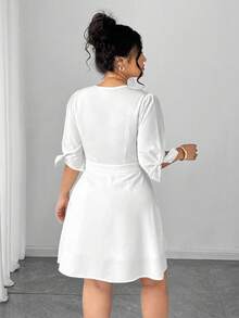 Elenzga Robe élégante pour femmes grandes tailles avec boutons, nœud et patchwork en dentelle - Blanc - Voir 2