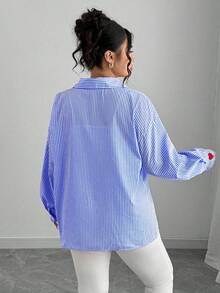 Elenzga 大码女式法式条纹印花和刺绣心形衬衫 - 藍色 - 查看 2