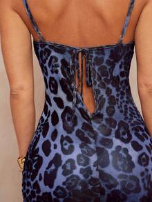 Lumalex Robe moulante à encolure plongeante avec imprimé léopard marron classique, fente haute sur la cuisse et détails de liens