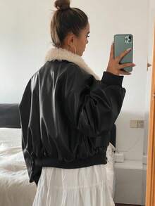 DAZY Damen Gepolsterter Mantel, PU Patchwork Oversized Flauschiger Kragen, Locker Sitzender Kurzer Stil, Thermisch Gefüttert, Verdickt, Motorrad Pilotenjacke Mit Fellkragen, Süß & Cool, Herbst/Winter