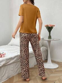 SHEIN Bộ đồ ngủ tay ngắn và quần họa tiết da báo trang trí nơ cho nữ - Nhiều màu - Xem 2