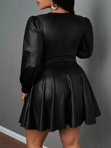 Slaydiva 2024 新年/情人节/复活节/西方优雅休闲派对约会之夜长袖设计黑色 PU 低胸 A 字加大码女装/西装女加大码/迷你裙，适合春秋季 - 黑色 - 查看 2