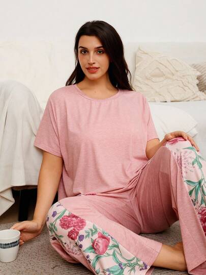 SHEIN Conjunto de pijama de mujer CottageSlumber con estampado floral romántico, patchwork de punto y cuello redondo de manga corta, talla grande