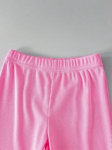 SHEIN Set de 2 piezas: Sudadera de cuello redondo de manga larga con textura floral blanca y pantalones acampanados rosas para niñas, un conjunto lindo y elegante, cómodo para primavera y verano