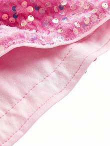 Shutterstock Y2Kool 闪亮粉色流苏性感Y2K休闲女式抹胸紧身迷你连衣裙，适合秋冬季度假、派对、聚会、日常穿着。图案连衣裙、粉色亮片连衣裙、粉色夜店连衣裙、亮片连衣裙、粉色珠片连衣裙、粉色闪亮连衣裙，时尚服装系列，新年穿搭。 - 粉色 - 查看 4