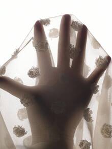 DreamSkyne 大码女式优雅通勤雪纺 3D 绒球镂空彼得潘领纽扣灯笼袖长袖衬衫 - 杏色 - 查看 12