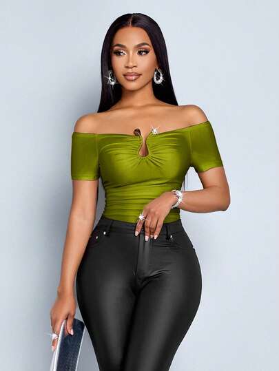 SOLERSUN Camiseta ajustada de mujer de unicolor con hombros descubiertos, manga corta y pliegues