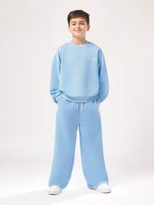 SUMWON Brooklyn Archive 套装：阔腿运动裤搭配圆领卫衣，街头风都市地球印花经典款，秋冬青少年时尚 - 淺藍色 - 查看 2