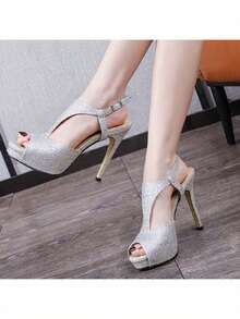 Sandalias de Tacón Fino con Plataforma, Peep Toe y Efecto Glitter, Diseño en T con Hebilla, Ideal para Fiestas y Eventos Especiales - Plateado - Ver 2