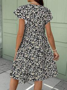 SHEIN 孕妇及哺乳期碎花荷叶边袖连衣裙（夏季） - 黑色 - 查看 2