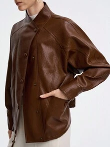 Aalyst Veste  pour femmes, automne/hiver. Style de rue élégant, tenue de bureau décontractée, retour à l'école. Veste vintage de moto avec fermeture à 4 boutons à l'avant, poches latérales, manches raglan, ourlet avec cordon de serrage. Coupe ample et régulière. - Tabac - Voir 4