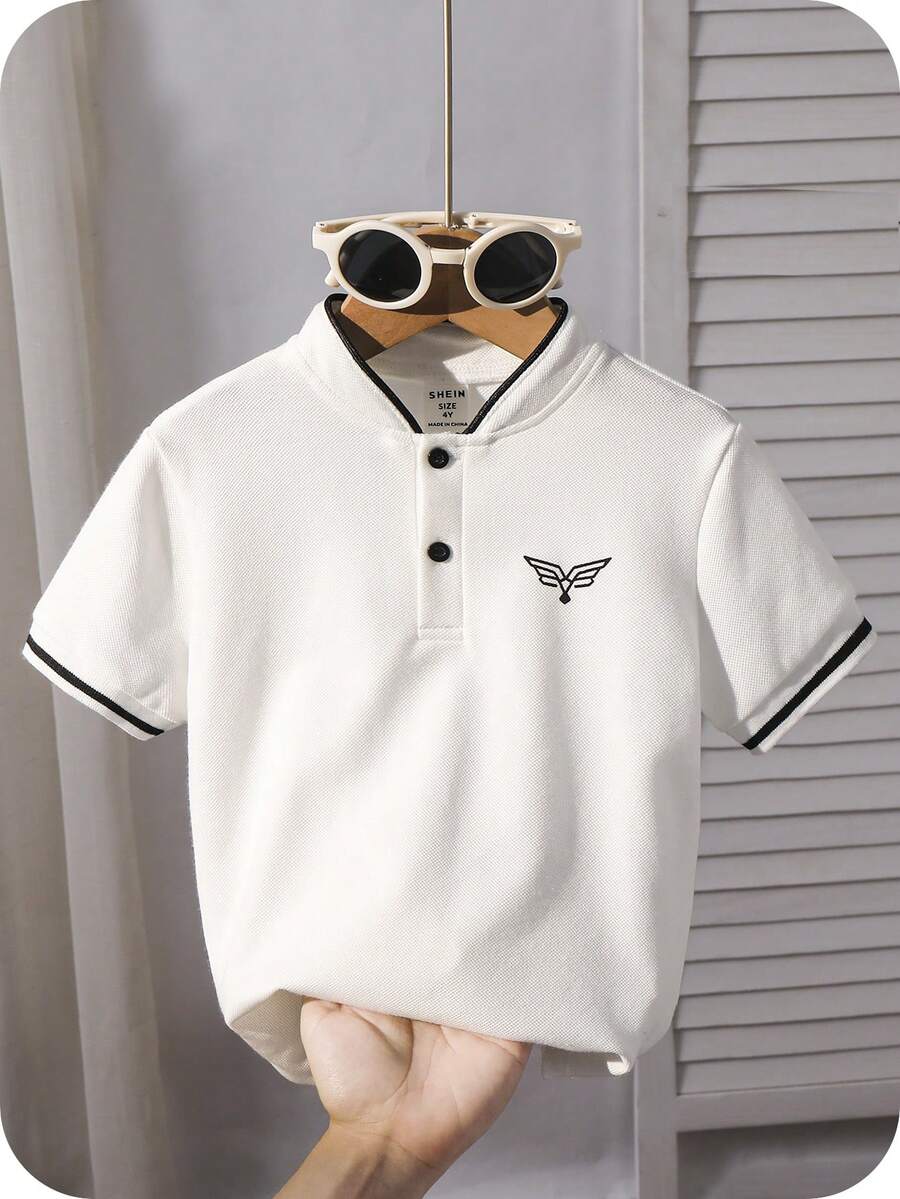 SHEIN 1 件男童休闲修身图案印花立领针织短袖 Polo 衫，适合日常穿着、上学、户外、运动、春夏季