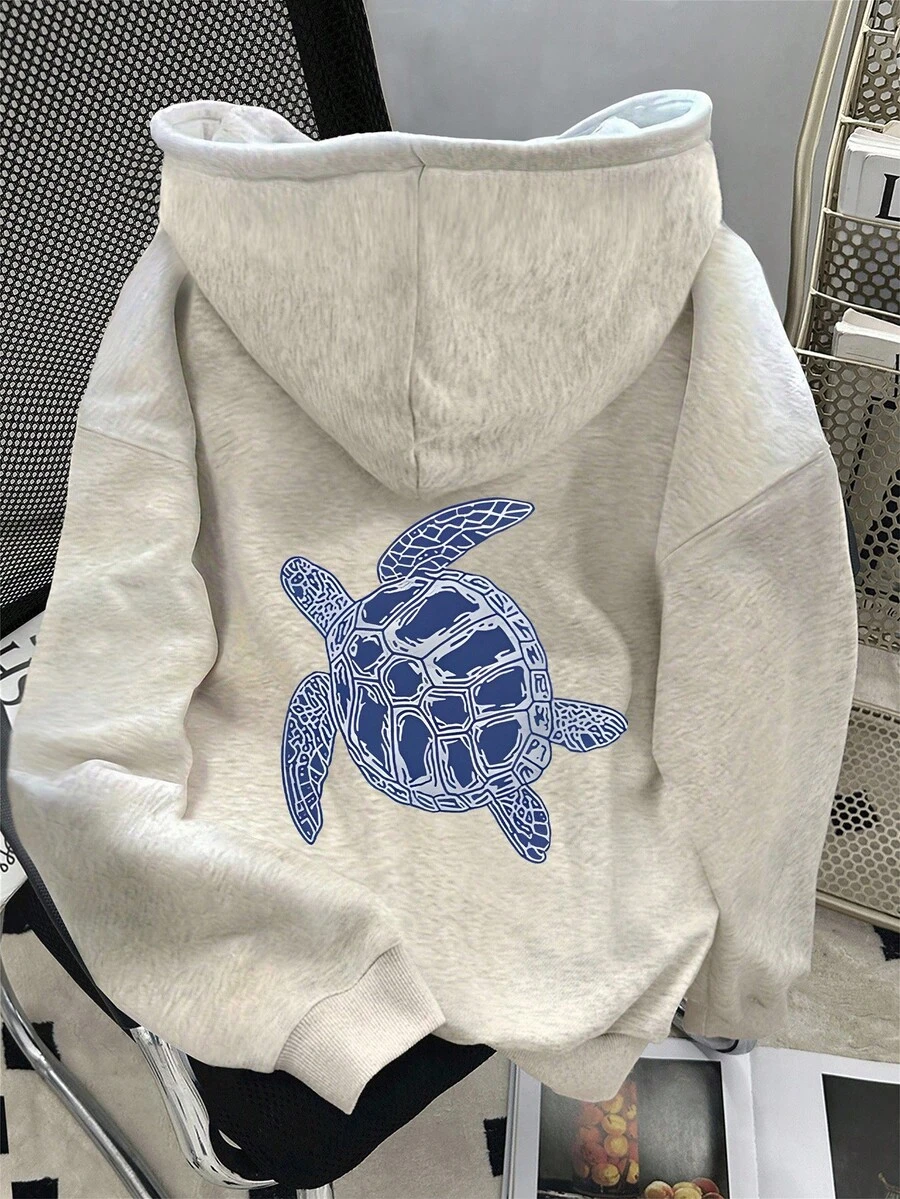 SHEIN Áo nỉ nữ kiểu dáng thường ngày, in hình rùa biển, vai rớt, dáng rộng, chất liệu lông cừu, thích hợp cho kỳ nghỉ thu/đông. - Màu Xám nhạt - Xem 1