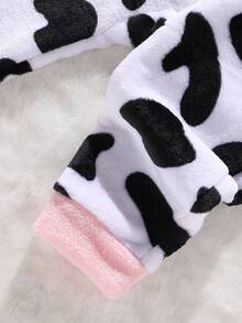 女婴法兰绒奶牛印花爱心连帽连体衣，撞色袖口和脚部设计，可爱奶牛耳朵造型，秋冬季睡衣连体衣，6个月-3岁 - 黑與白 - 查看 3