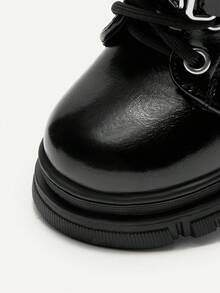 Cozy Pixies 1 双时尚百搭金属扣黑色软底系带踝靴，适合秋冬季