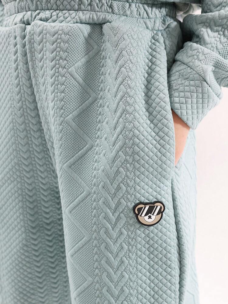 キルティングテクスチャードパーカーとジョガーパンツのセット