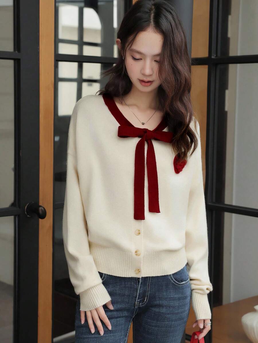 K-Vae 女士休闲蝴蝶结和草莓印花落肩长袖开衫女士蝴蝶结毛衣系带领毛衣纽扣毛衣针织开衫女士秋冬毛衣 - 彩色 - 查看 1