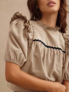 WESTFADE Top de muñeca de estilo occidental con cuello de pico, mangas con volantes y ribete de contraste