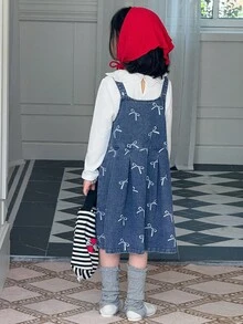 Genkimix Kids 2 件套少女荷叶边领口装饰纯色 T 恤 + 蝴蝶印花时尚牛仔背带裙套装 - 白色 - 查看 6