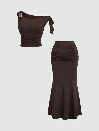 Sweetra Women's Autumn/Winter Coffee Color Metallic Flower Decor Sleeveless Top & Fish Tail Skirt 2 Pieces Set,Brown 2 Pieces Set,Chic Women's Set