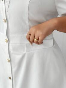 Elenzga Robe élégante pour femmes grandes tailles avec boutons, nœud et patchwork en dentelle - Blanc - Voir 7