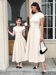 SHEIN Vestido largo asimétrico de línea A con cintura ceñida, de manga corta, ajustado, de cuello alto y color beige sólido, elegante y sencillo para uso diario casual de niñas preadolescentes, primavera/verano