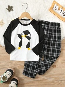SHEIN 2pcs/Set Kids/Young Boys Cartoon Penguin Contrast Color Raglan Sleeve T-Shirt & Plaid Pattern Pants Casual Comfortable Pajama Set Fall Winter