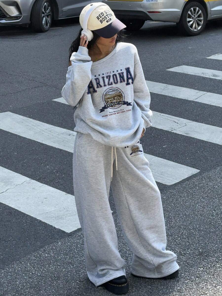 SHEIN EZwear 2 件女士休闲宽松宽领露肩运动衫和阔腿运动裤套装,复古亚利桑那印花,加厚,适合秋冬 - 灰色 - 查看 1